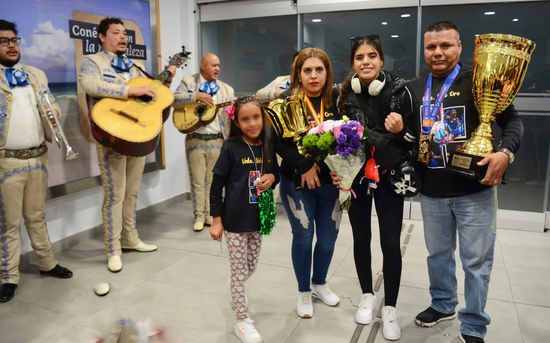 Llegó la campeona Valeria Amparán a Durango